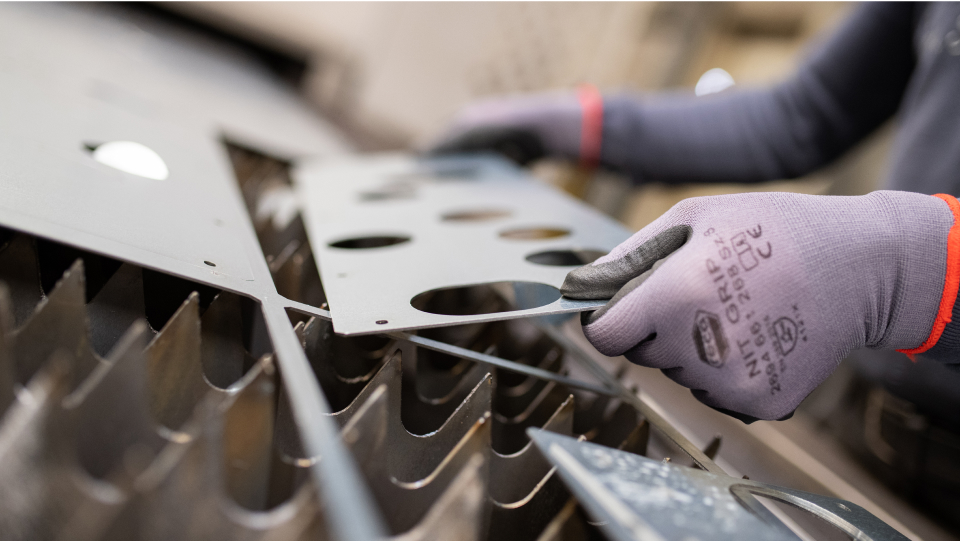 Laser cutting of sheet metal